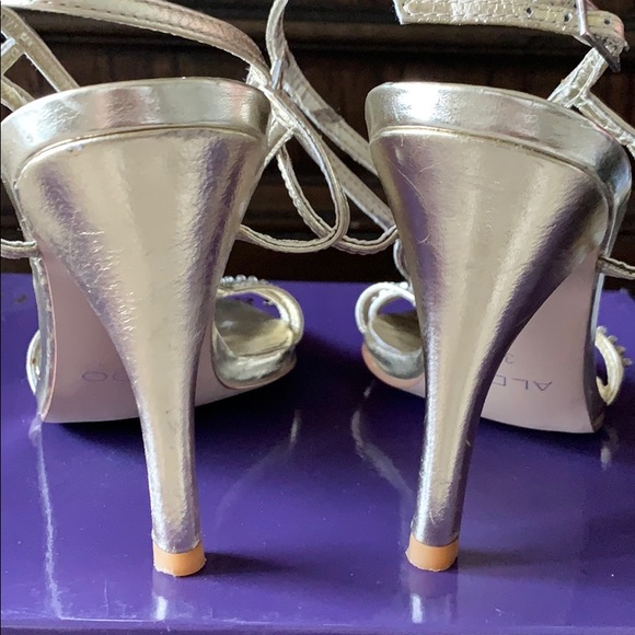 Heels - Picture 4 of 5